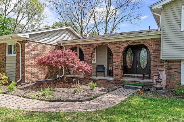 33429 Quaker Valley Road, Farmington Hills, MI 48331