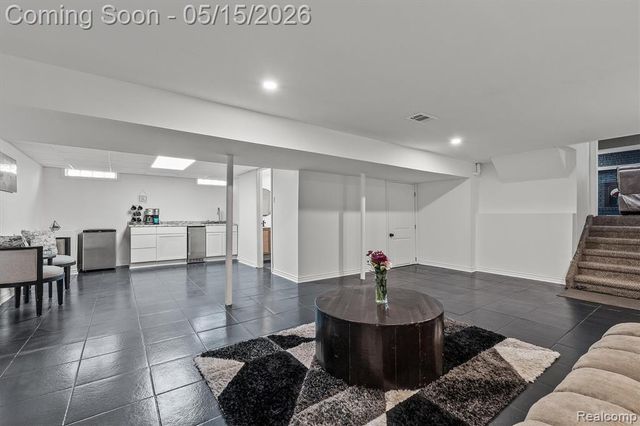 33429 Quaker Valley Road, Farmington Hills, MI 48331
