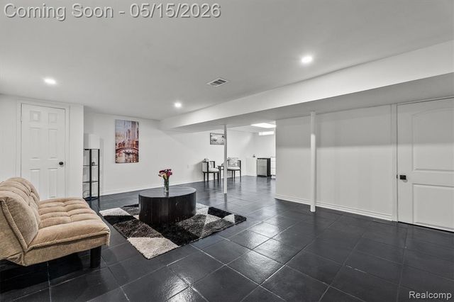 33429 Quaker Valley Road, Farmington Hills, MI 48331