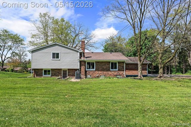 33429 Quaker Valley Road, Farmington Hills, MI 48331