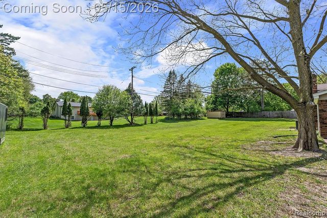 33429 Quaker Valley Road, Farmington Hills, MI 48331