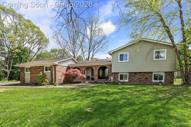 33429 Quaker Valley Road, Farmington Hills, MI 48331