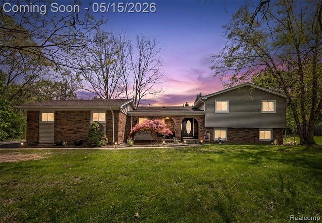 33429 Quaker Valley Road, Farmington Hills, MI 48331