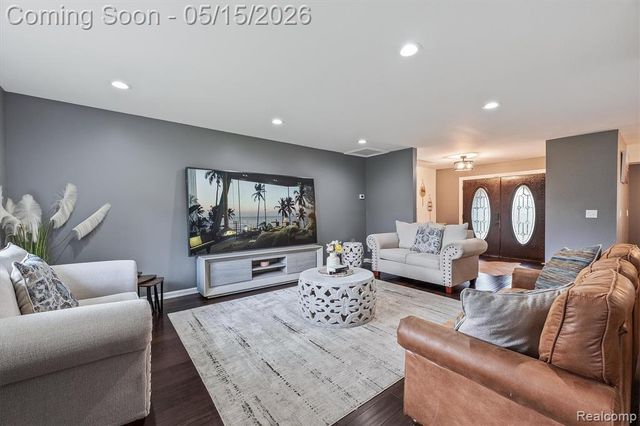 33429 Quaker Valley Road, Farmington Hills, MI 48331