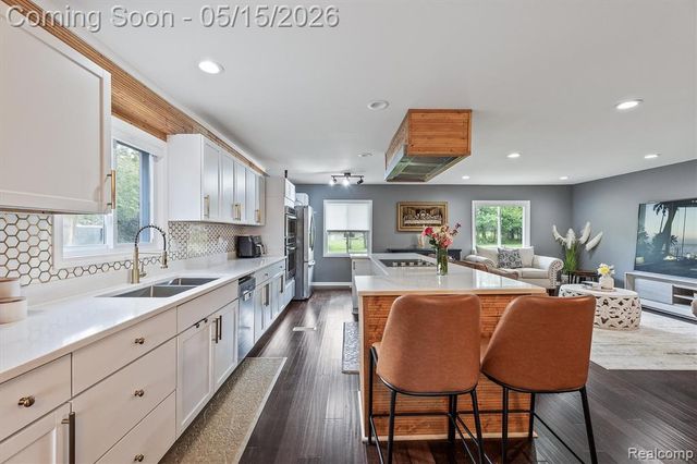33429 Quaker Valley Road, Farmington Hills, MI 48331