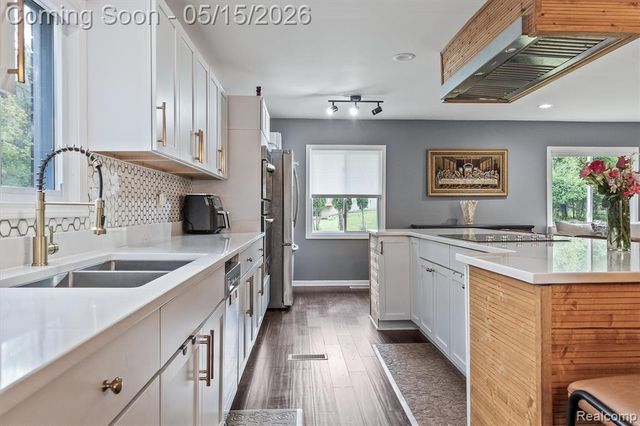 33429 Quaker Valley Road, Farmington Hills, MI 48331