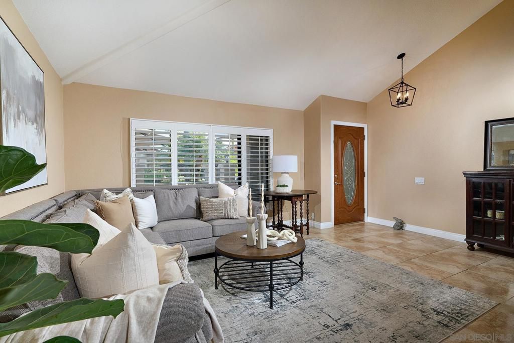 Image 14 of property listing at 9176 Truman St, San Diego, CA 92129