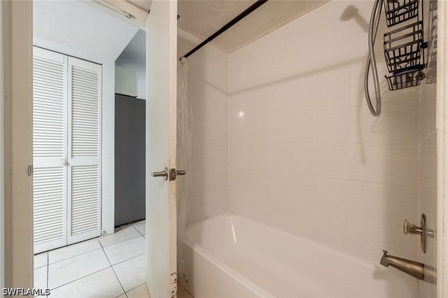 4300 Gulfstream DR 1C, Naples, FL 34112