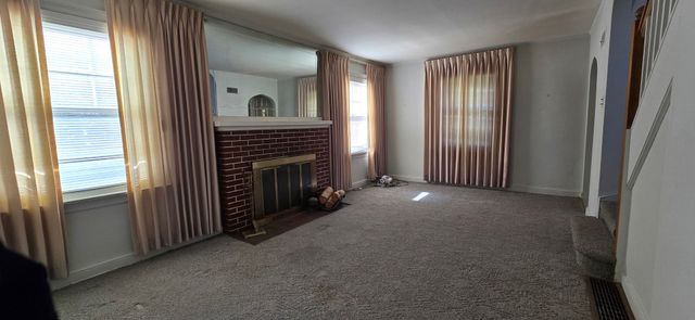 8341 N Osceola Avenue, Niles, IL 60714