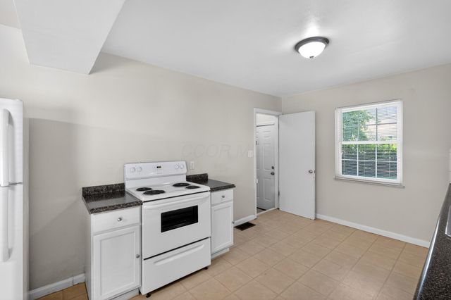 2745 Regina Avenue, Columbus, OH 43204