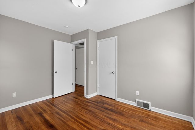 2745 Regina Avenue, Columbus, OH 43204