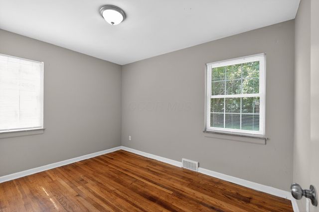 2745 Regina Avenue, Columbus, OH 43204