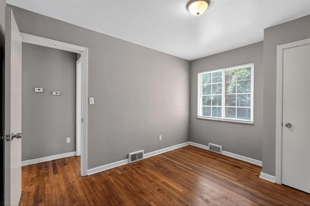 2745 Regina Avenue, Columbus, OH 43204