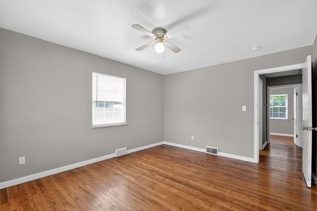 2745 Regina Avenue, Columbus, OH 43204