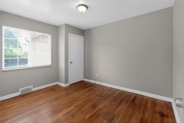 2745 Regina Avenue, Columbus, OH 43204