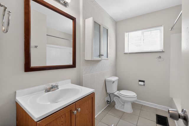 2745 Regina Avenue, Columbus, OH 43204