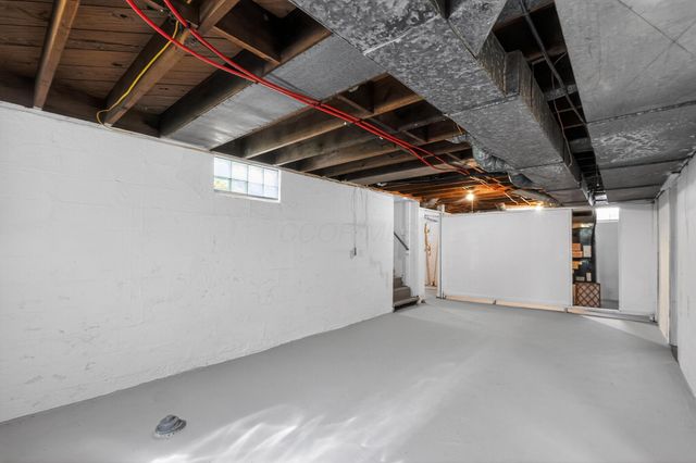 2745 Regina Avenue, Columbus, OH 43204