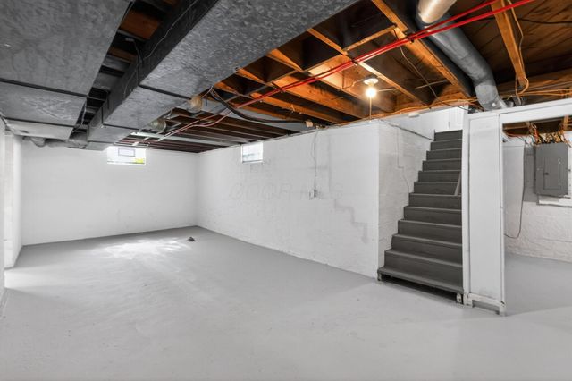2745 Regina Avenue, Columbus, OH 43204