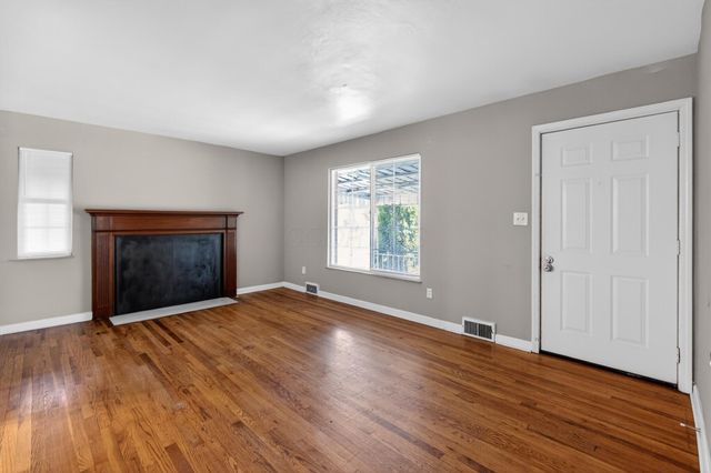 2745 Regina Avenue, Columbus, OH 43204