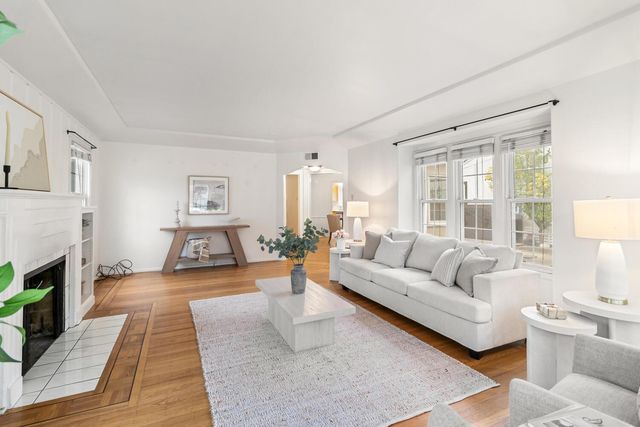 1929 7th Ave, Sacramento, CA 95818