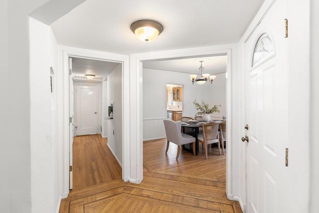 1929 7th Ave, Sacramento, CA 95818