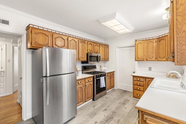 1929 7th Ave, Sacramento, CA 95818