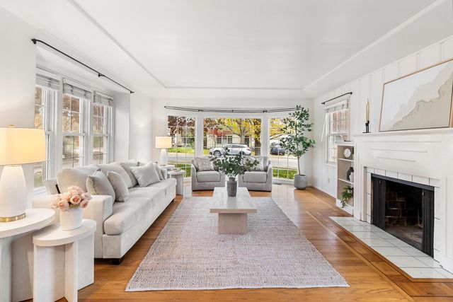 1929 7th Ave, Sacramento, CA 95818