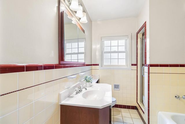 1929 7th Ave, Sacramento, CA 95818