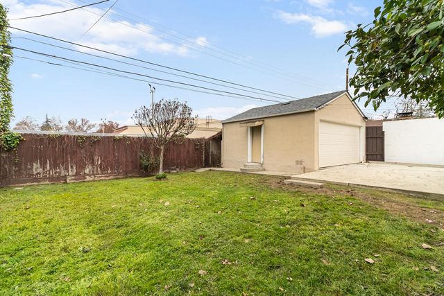 1929 7th Ave, Sacramento, CA 95818