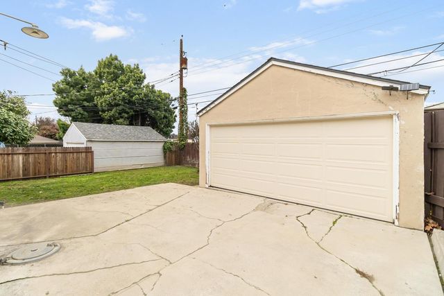 1929 7th Ave, Sacramento, CA 95818