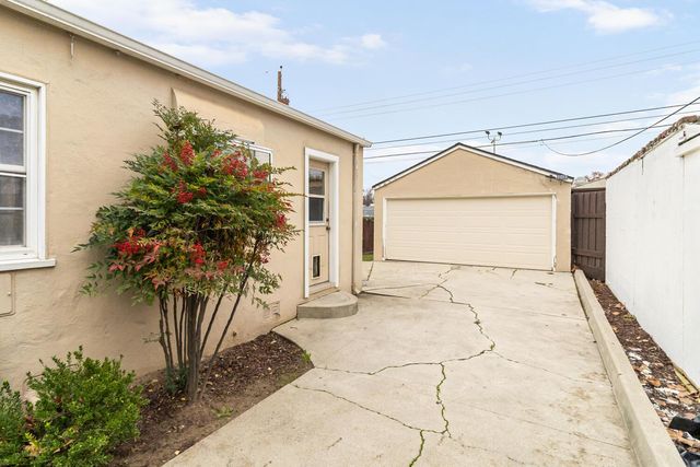 1929 7th Ave, Sacramento, CA 95818