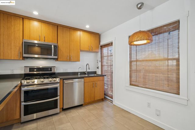 137 Collins St, Richmond, CA 94801