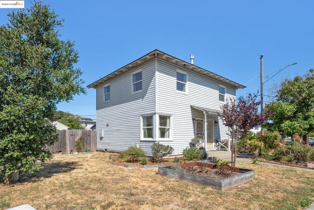 137 Collins St, Richmond, CA 94801