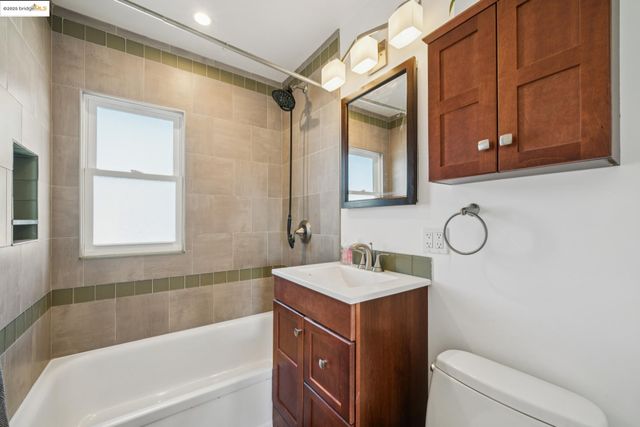 137 Collins St, Richmond, CA 94801