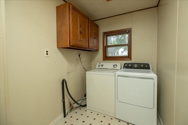105 4th St NW, Kasson, MN 55944
