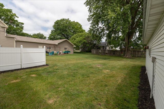 105 4th St NW, Kasson, MN 55944