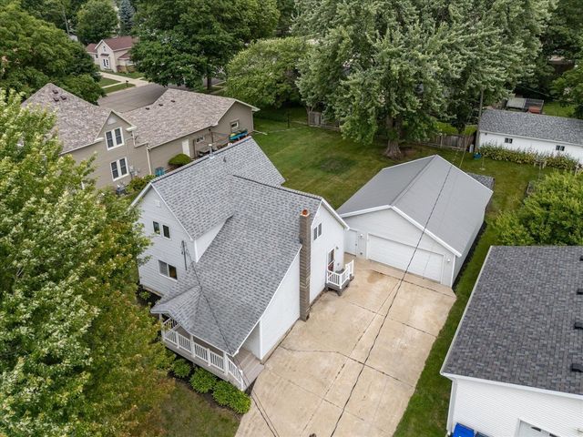 105 4th St NW, Kasson, MN 55944