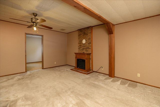 105 4th St NW, Kasson, MN 55944