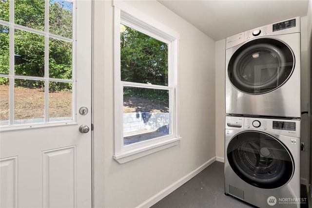 1527 Bloomington Avenue, Bremerton, WA 98312