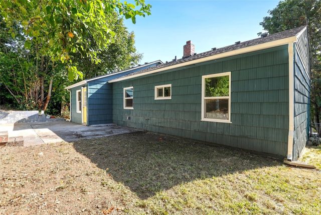 1527 Bloomington Avenue, Bremerton, WA 98312