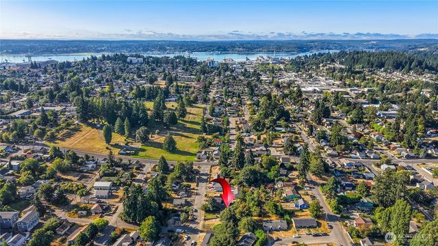 1527 Bloomington Avenue, Bremerton, WA 98312