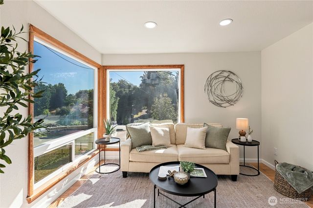 1527 Bloomington Avenue, Bremerton, WA 98312