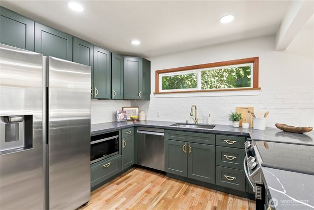 1527 Bloomington Avenue, Bremerton, WA 98312