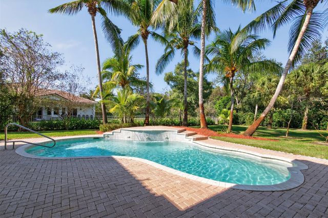 15601 SW 15th Street, Davie, FL 33326