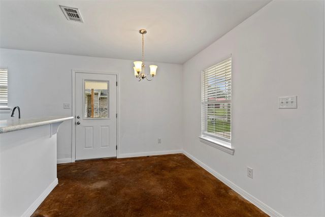 804 E 5th Street, Bonham, TX 75418