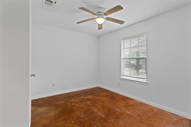 804 E 5th Street, Bonham, TX 75418