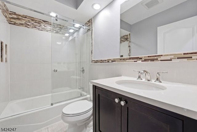 358 S Middlebush Rd, Franklin Twp., NJ 08873