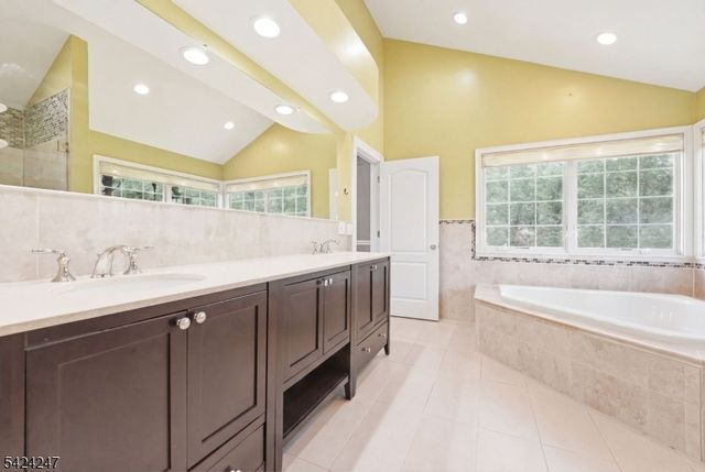358 S Middlebush Rd, Franklin Twp., NJ 08873