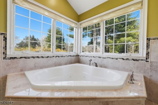 358 S Middlebush Rd, Franklin Twp., NJ 08873
