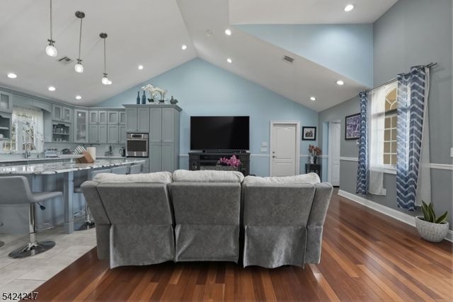 358 S Middlebush Rd, Franklin Twp., NJ 08873